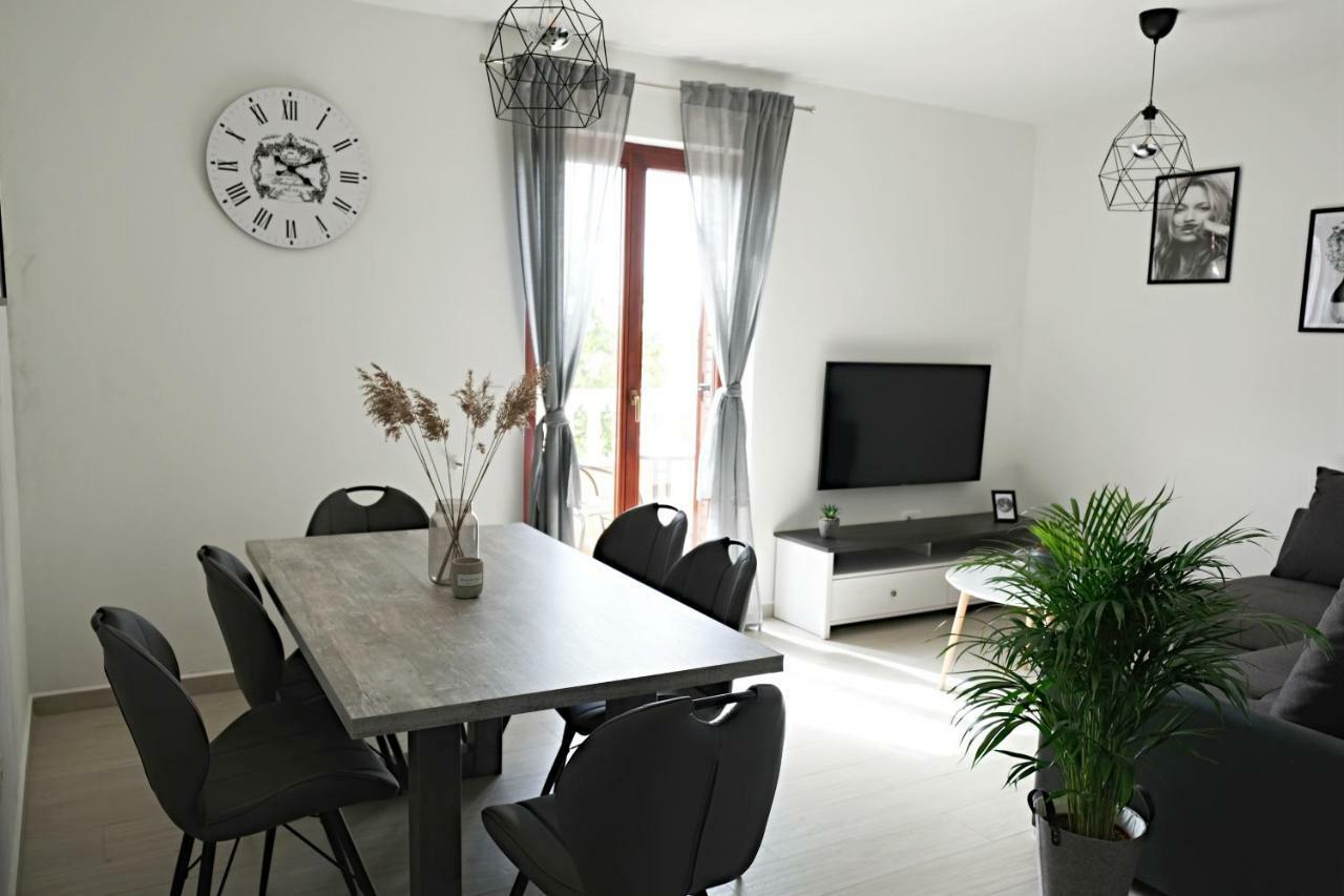 Apartment Luna อูมัค ภายนอก รูปภาพ